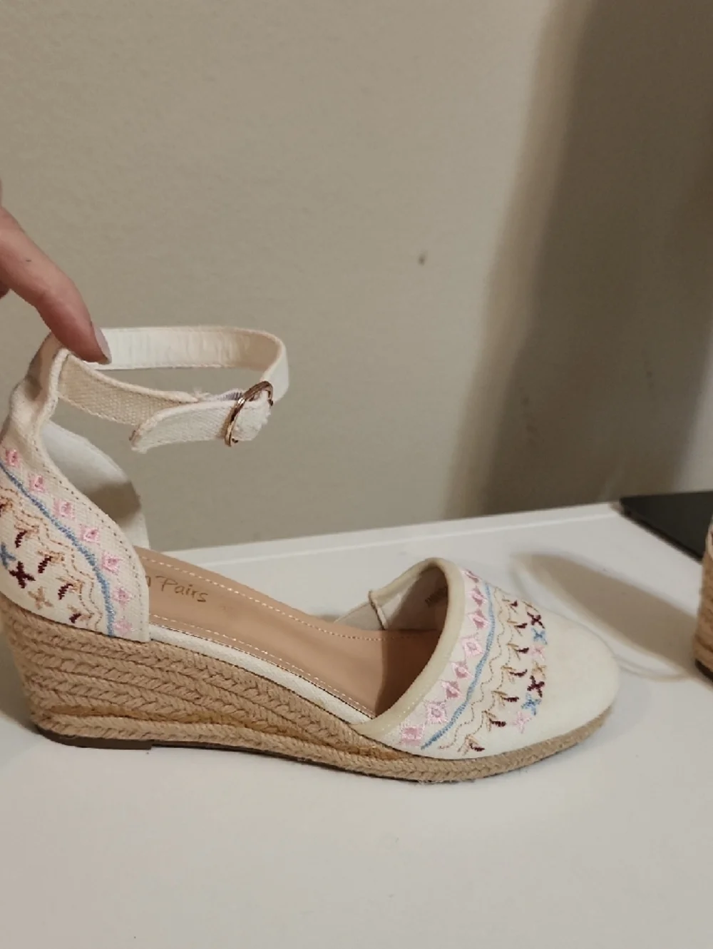 Dream Pairs size 10 Cream Embroidered Espadrille Wedges with Pink Accents